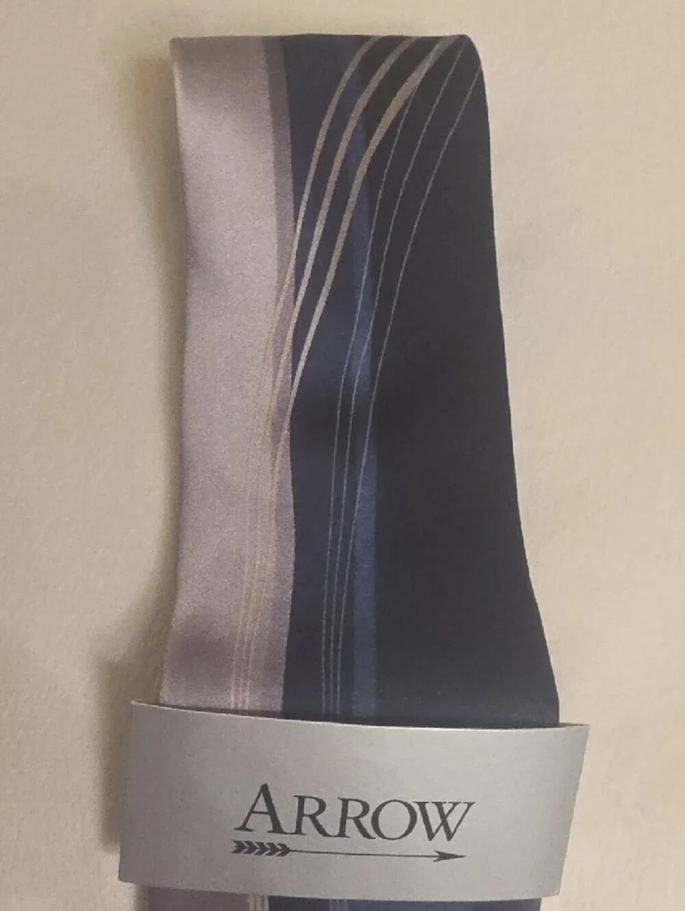 Arrow Imported Silk Men's Navy and Gray Satin Stripe Tie 3.5 Inches Wide NWOT